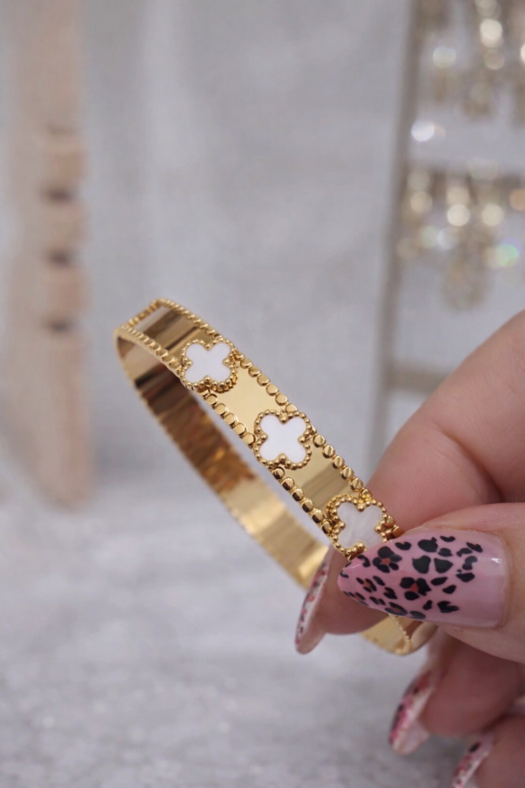 Susana Clover bangle